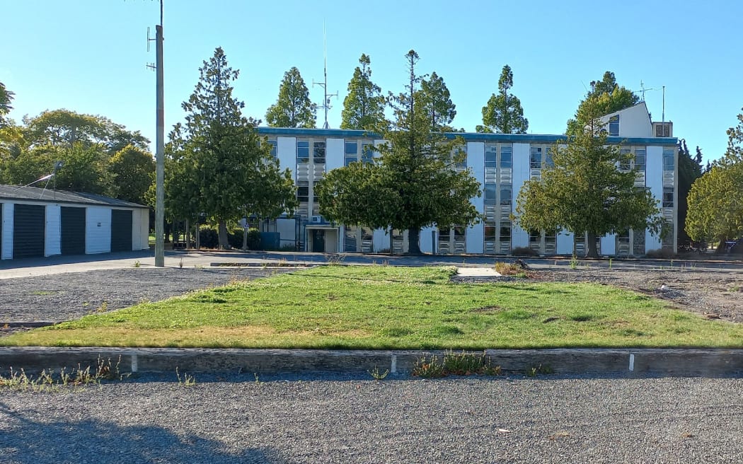 4KD9YKT_western_side_of_former_civic_admin_building_jpg.jpeg