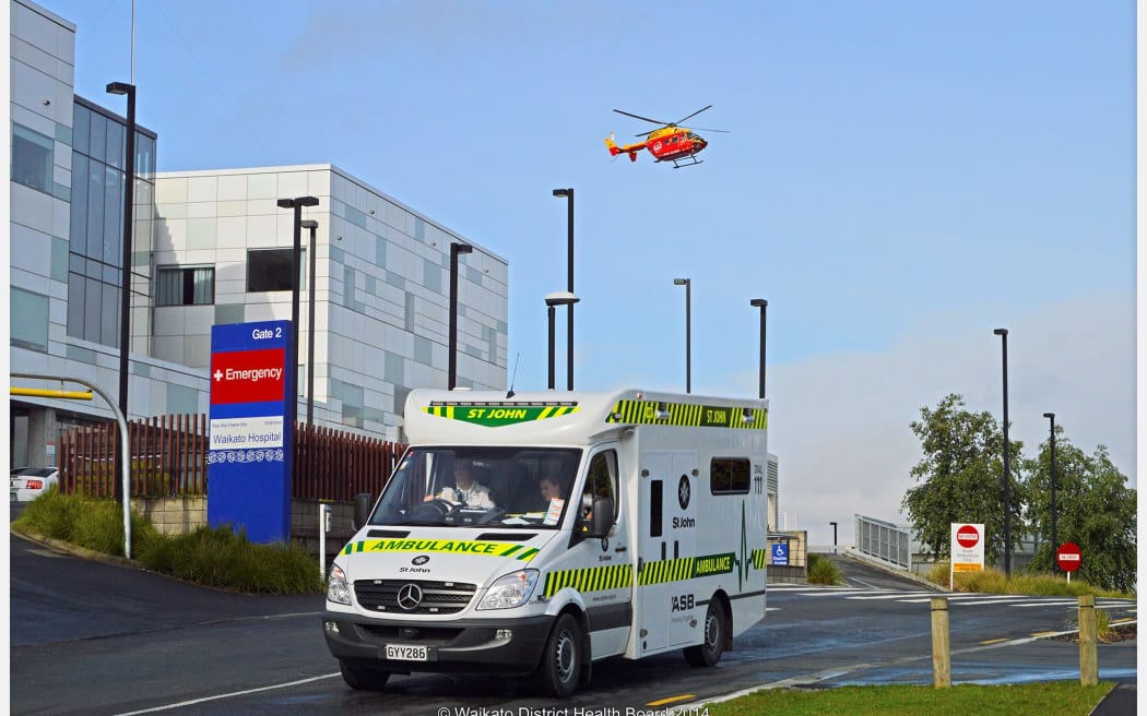 4KIAZZ7_WaikatoHospitalambulance_jpg.jpeg