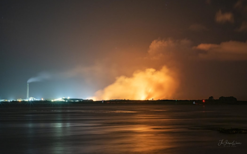 4KCSDUO_fire_at_tiwai_point___intrepidweaver_photography_2_jpg_1.jpeg