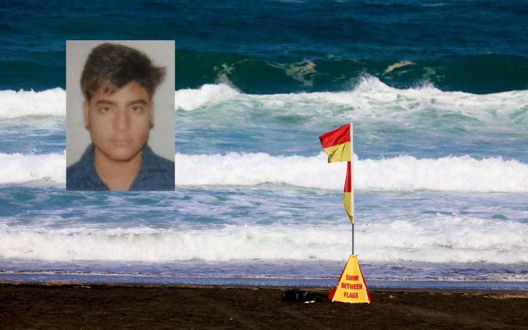 4KCNFTI_Piha_Beach_jpg.jpeg