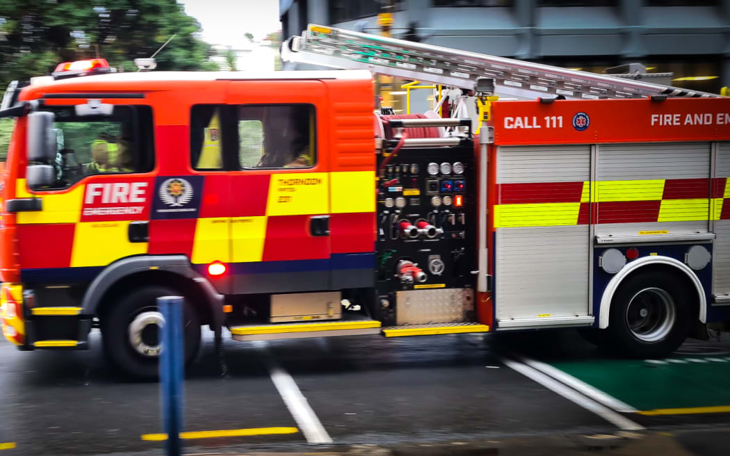 4LQRTQA_FireTruck_jpg.jpeg