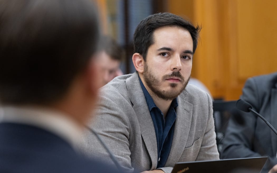 4LBEA1V_Ricardo_Menendez_March_in_Select_Committee_4_jpg.jpeg