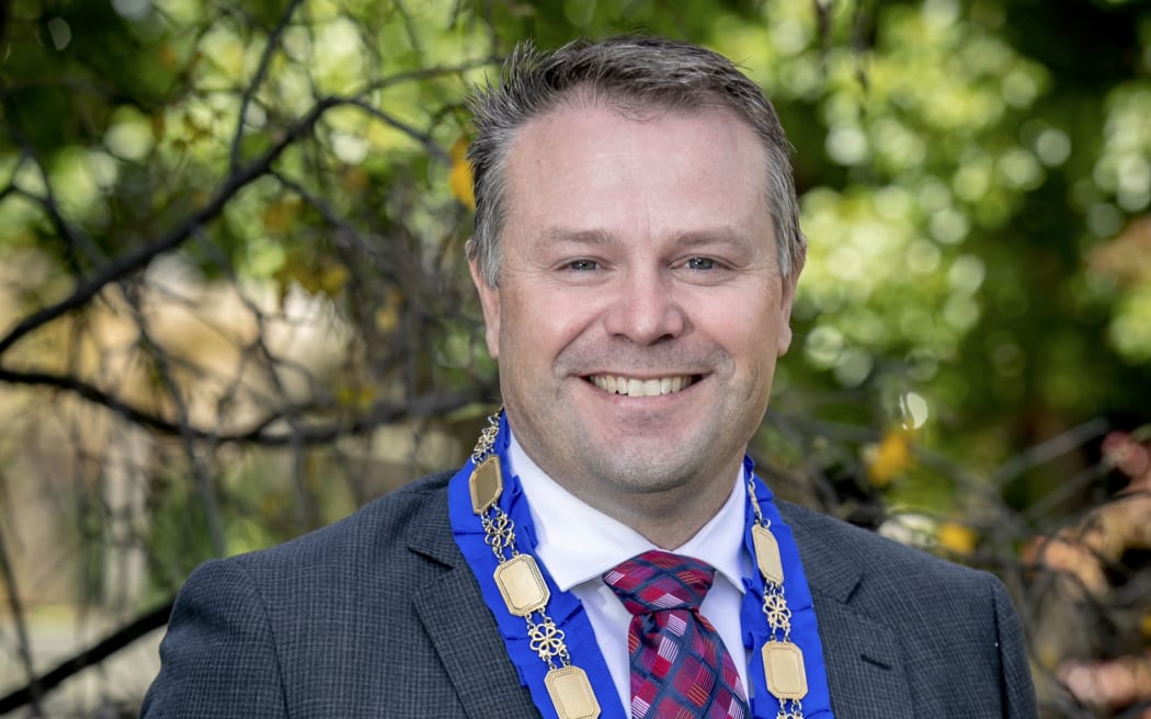 4LIWJJO_Mayor_Glyn_Lewers_jpg.jpeg
