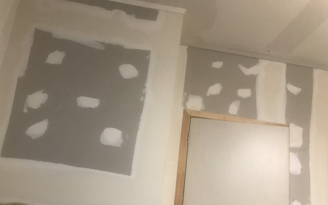 4LP6MQY_bill_plasterboard_jpeg.jpeg