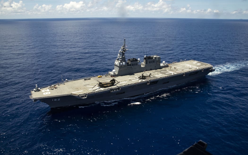 4K3066F_JS_Ise_warship_jpg.jpeg