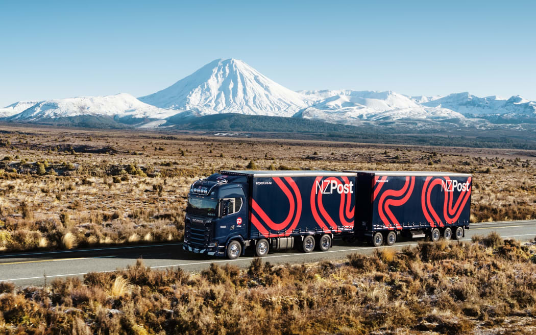 4KLTCJ5_nz_post_trucks_jpg.jpeg