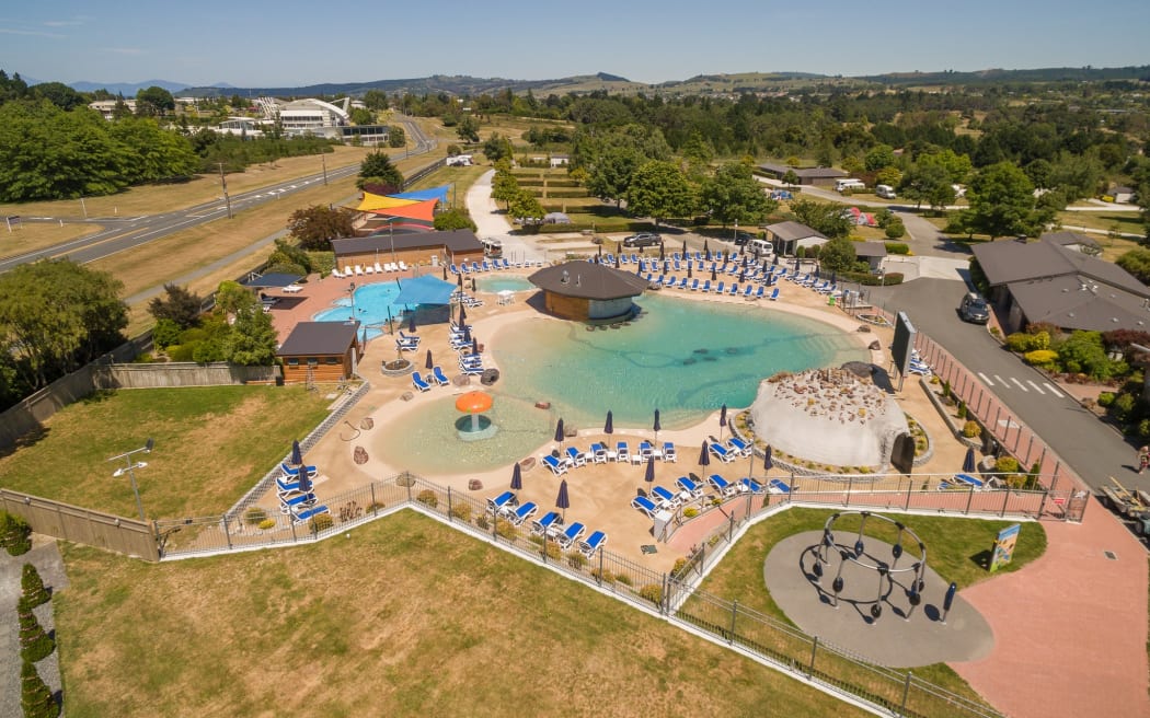 4JUR2NI_resort3_jpg.jpeg