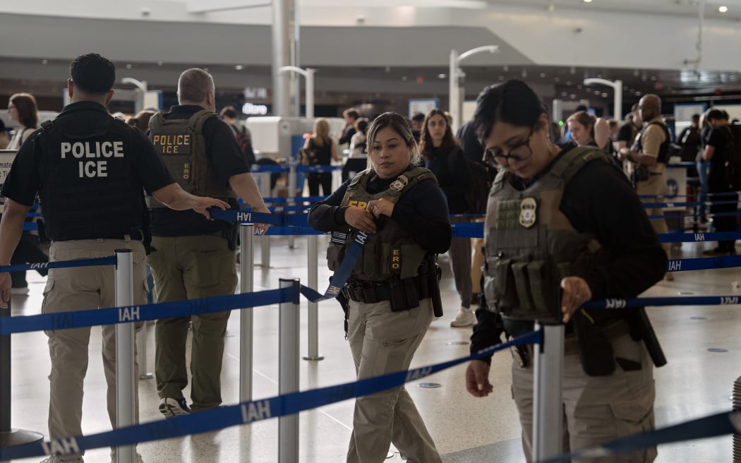4JPVY7G_AFP__20260328__2268302202__v1__HighRes__TrumpSendsIceAgentsToAirportsAsD.jpeg